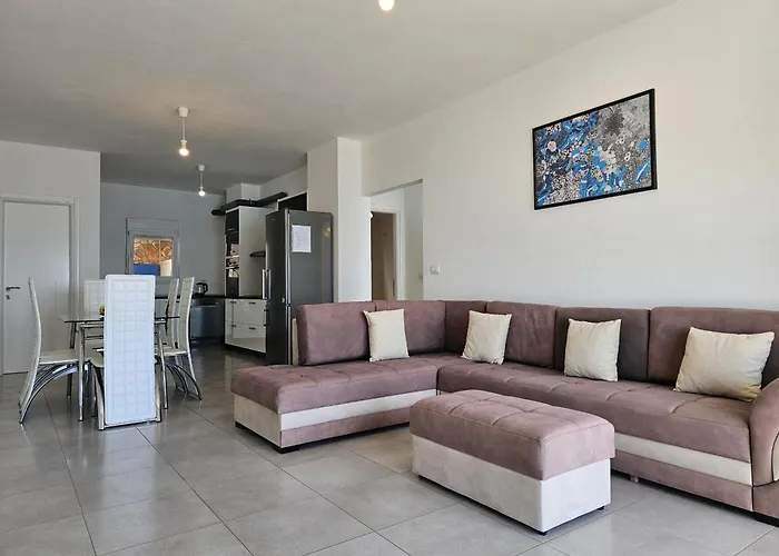 Two Bedroom With Sea View 181 *