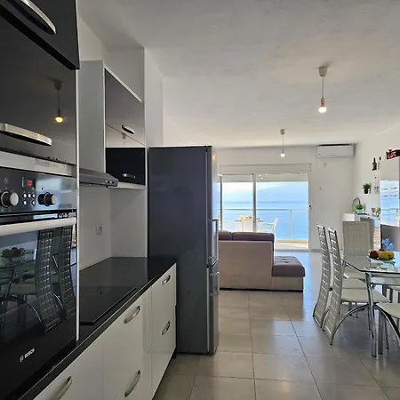 Two Bedroom With Sea View 181 Sarandë