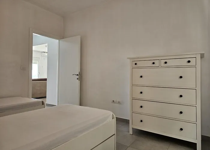 Apartment Two Bedroom With Sea View 181
