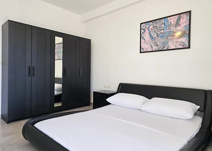 Two Bedroom With Sea View 181 *